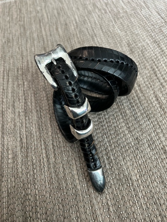 Accessories - Vintage Western Woven Leather Perforated Taper Belt in black size 34
